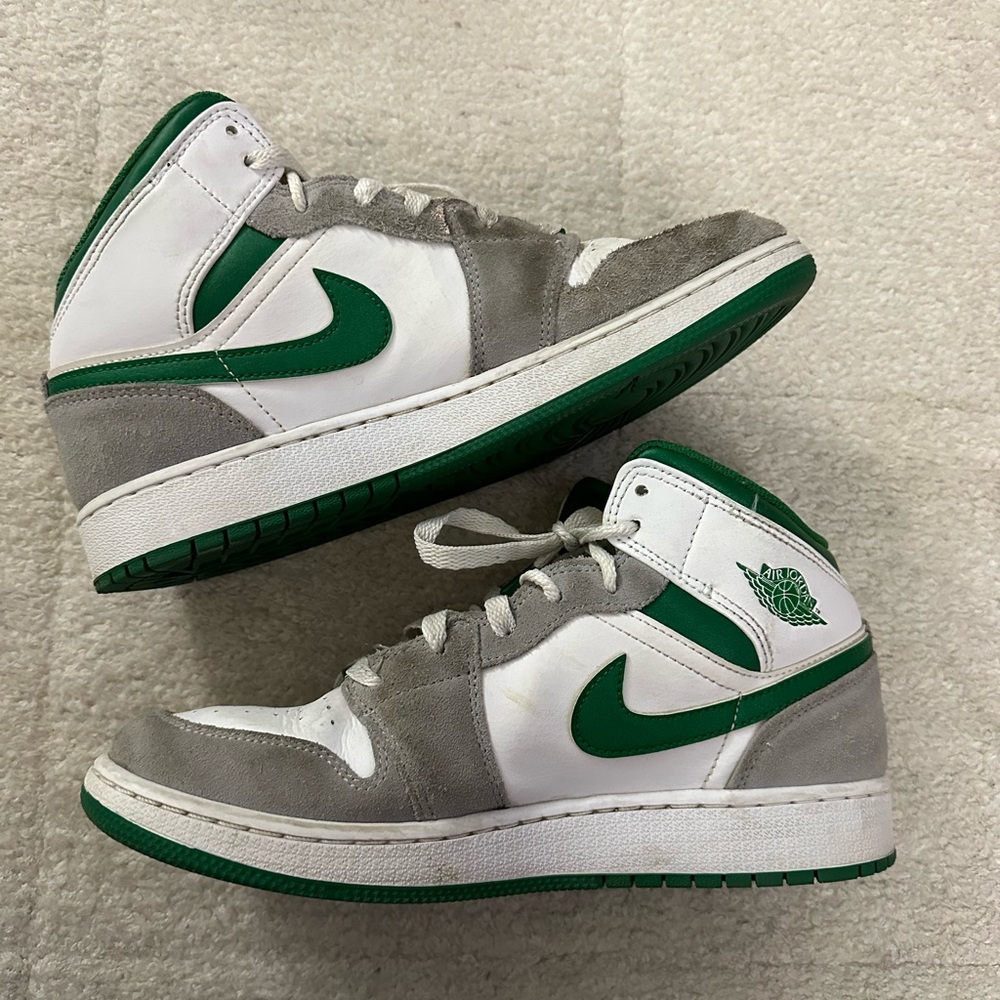 Nike Jordan 1 Mid grade school size 7 white, pine green and gray - Picture 6 of 8